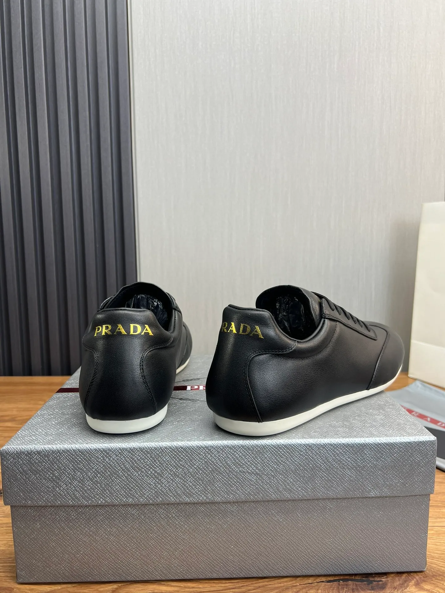 Men's shoes 💰520💰 [PRADA] Men's shoes are popular in the counter, official website is synchronized, 1 high-quality shipment ✔️Original cowhide spliced ​​with high-end waterproof cloth + cowhide lining, 1🆚1 replica, original sole, 38-45 (45 customized, non-refundable)